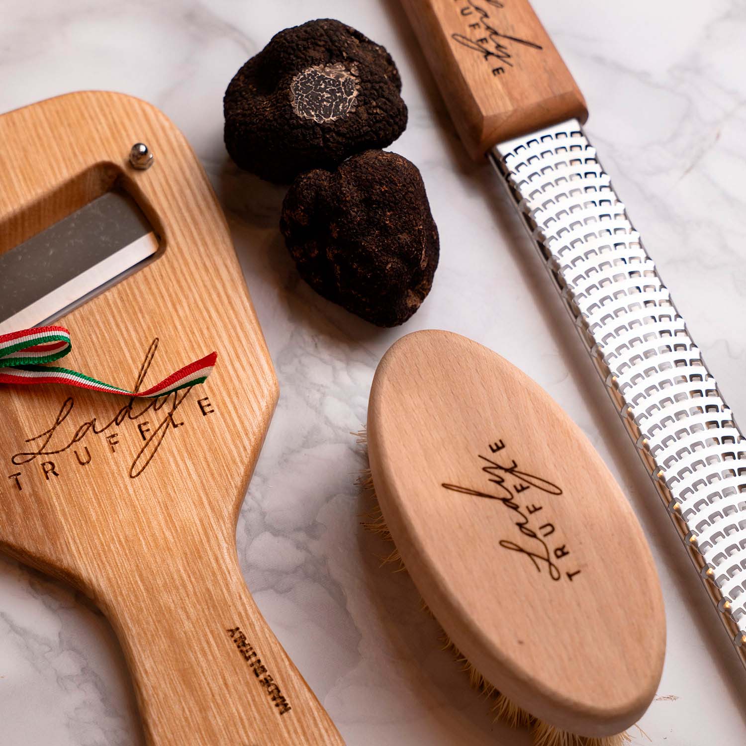 KIT Start Pack - Affetta tartufi + Microplane + Spazzola + Tartufo Nero Pregiato