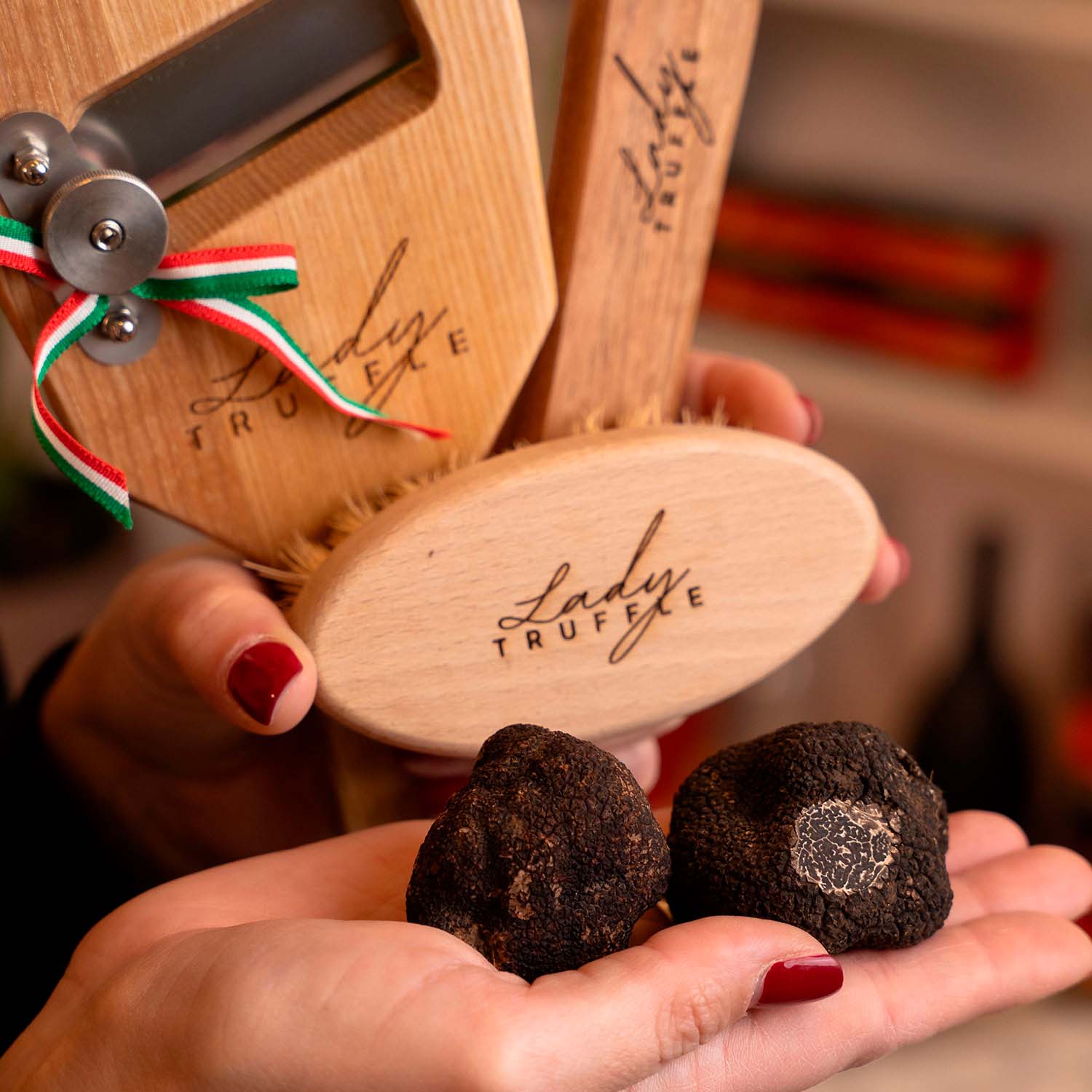 KIT Start Pack - Affetta tartufi + Microplane + Spazzola + Tartufo Nero Pregiato