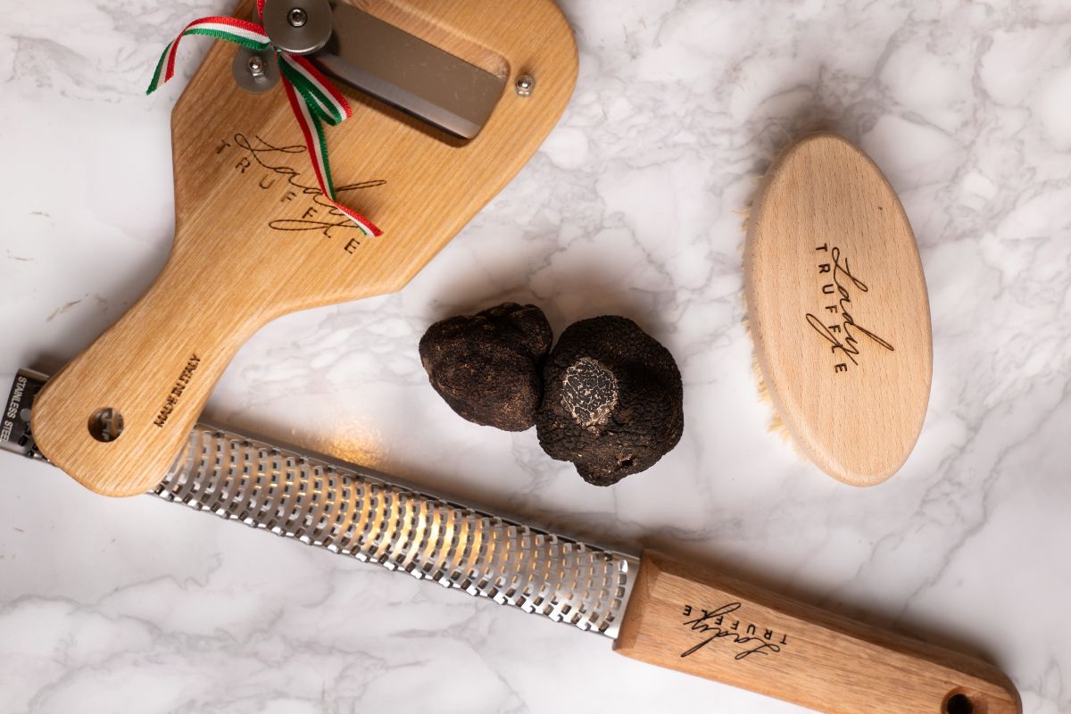 Idee regalo al tartufo per Natale con specialità gourmet e prodotti per la cucina